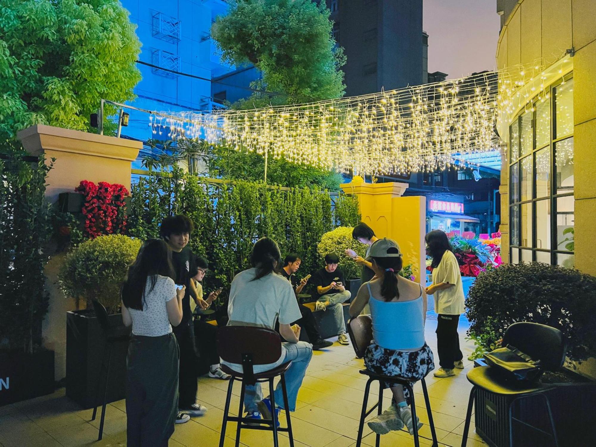 Dayin Garden Hotel -Near People'S Square & Nanjing Road-Large Social Area -Bar -Cafe -Gym -Free Laundry Luggage Storage -24H Front Desk-English Service Xangai Exterior foto