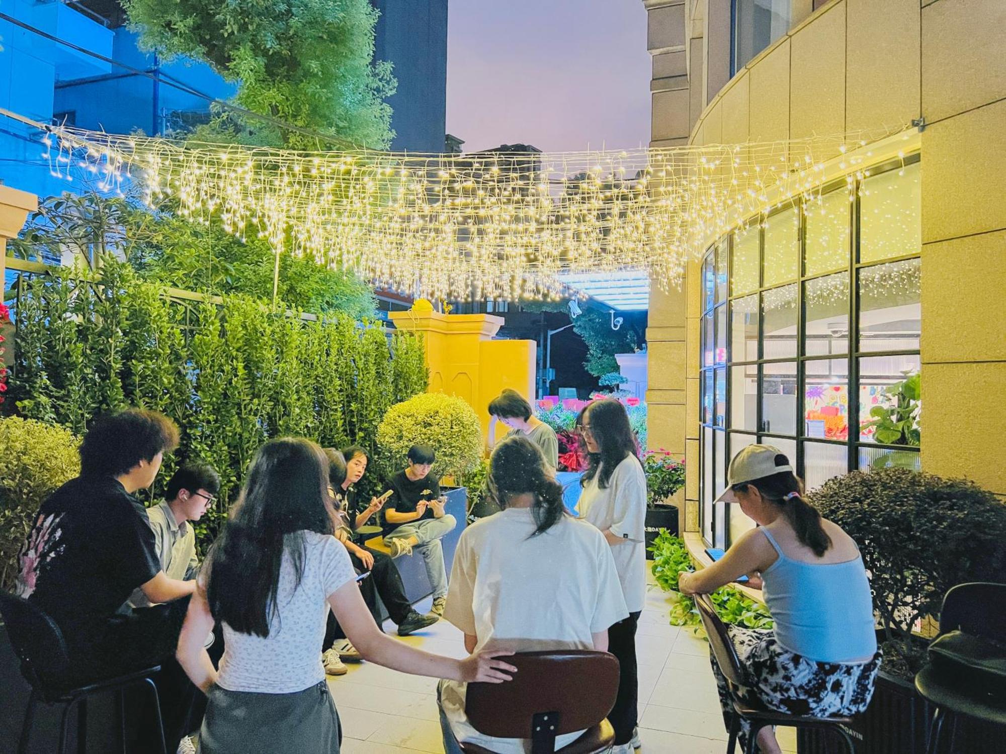 Dayin Garden Hotel -Near People'S Square & Nanjing Road-Large Social Area -Bar -Cafe -Gym -Free Laundry Luggage Storage -24H Front Desk-English Service Xangai Exterior foto