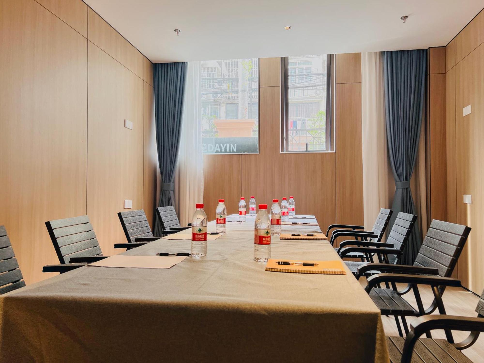 Dayin Garden Hotel -Near People'S Square & Nanjing Road-Large Social Area -Bar -Cafe -Gym -Free Laundry Luggage Storage -24H Front Desk-English Service Xangai Exterior foto